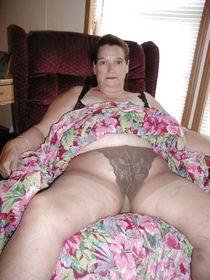 Bride shows her great body
